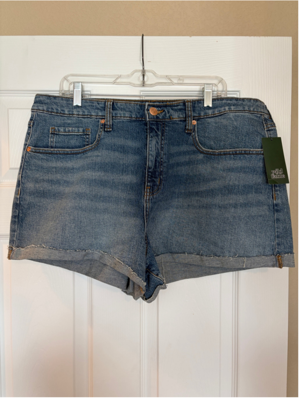 NWT Wild Fable High Rise Rolled Cuff Jean Shorts Size 17 R Denim D9